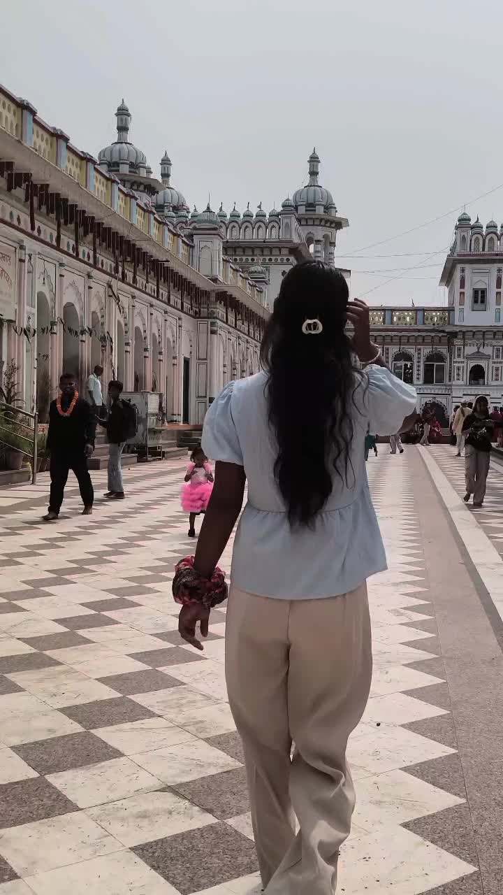 @कृति_थारु✨