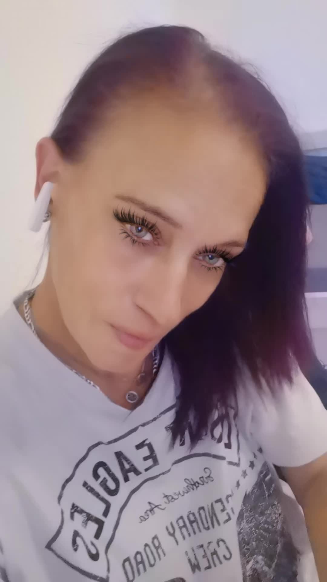 @trischa