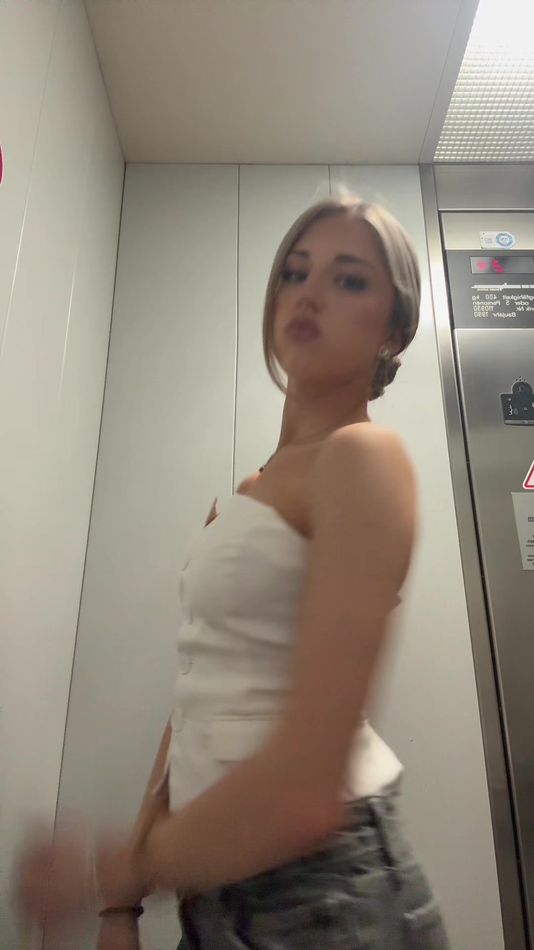 @EᗰIᒪIᗩ