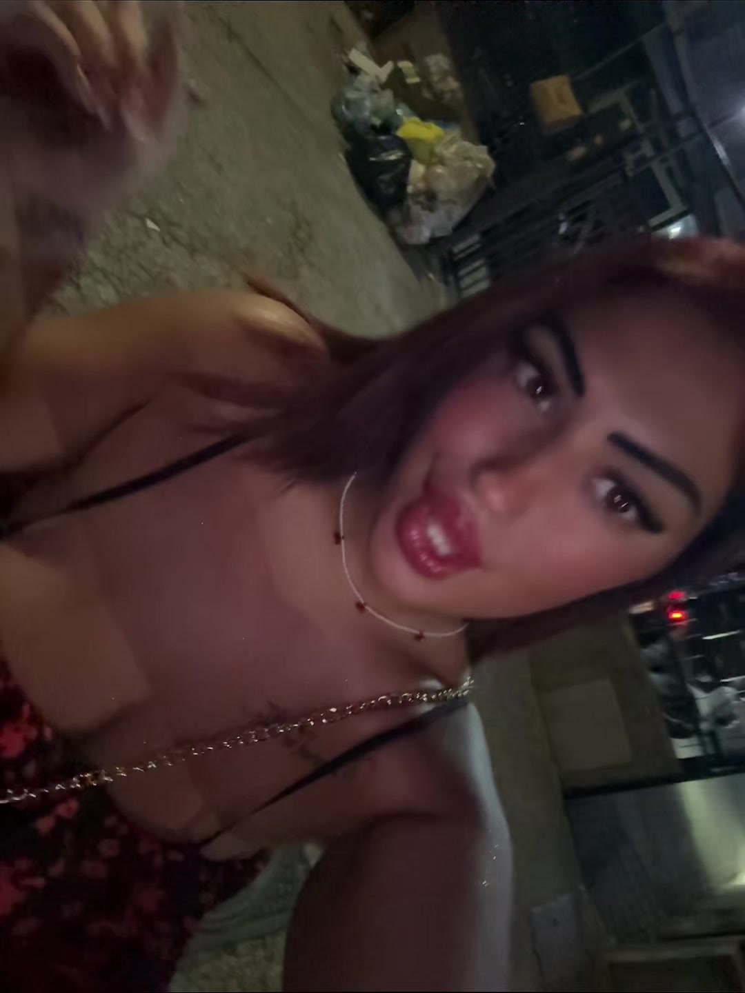 @_rosypetrone_