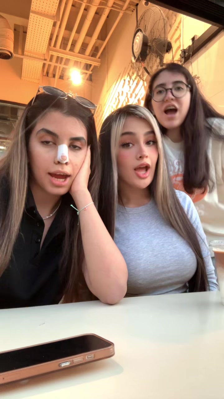@felora