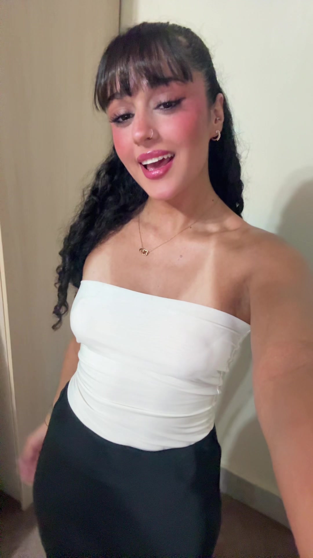 @iihelliyaa