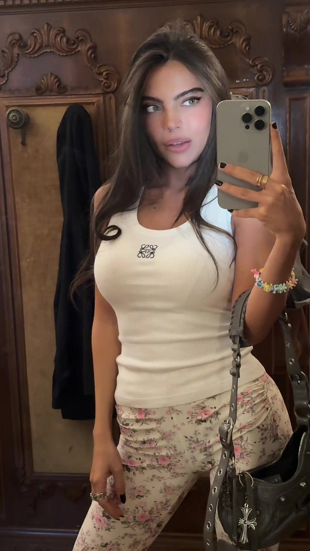 @Iambibbi