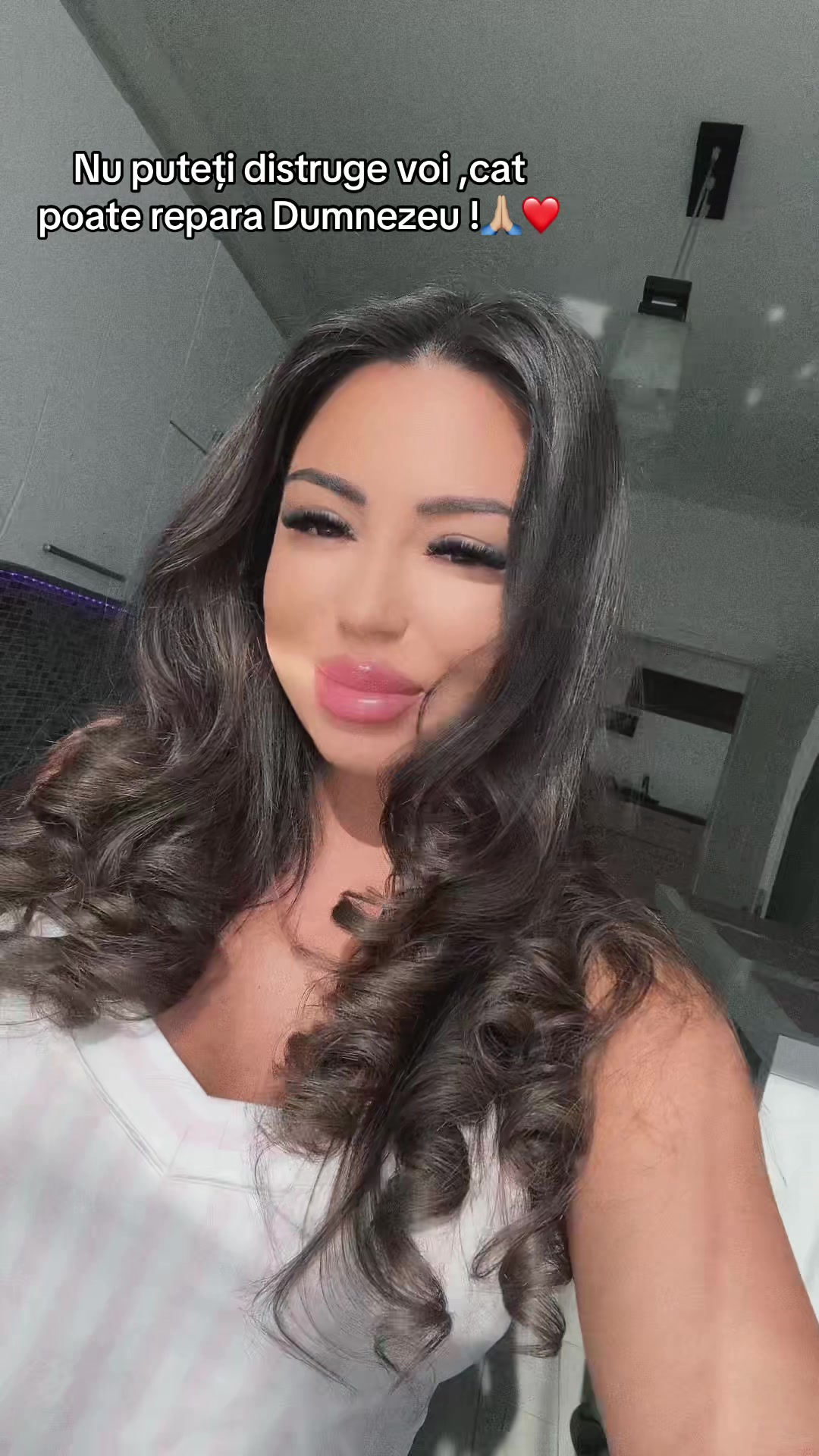 @Andreea.Nives🔮