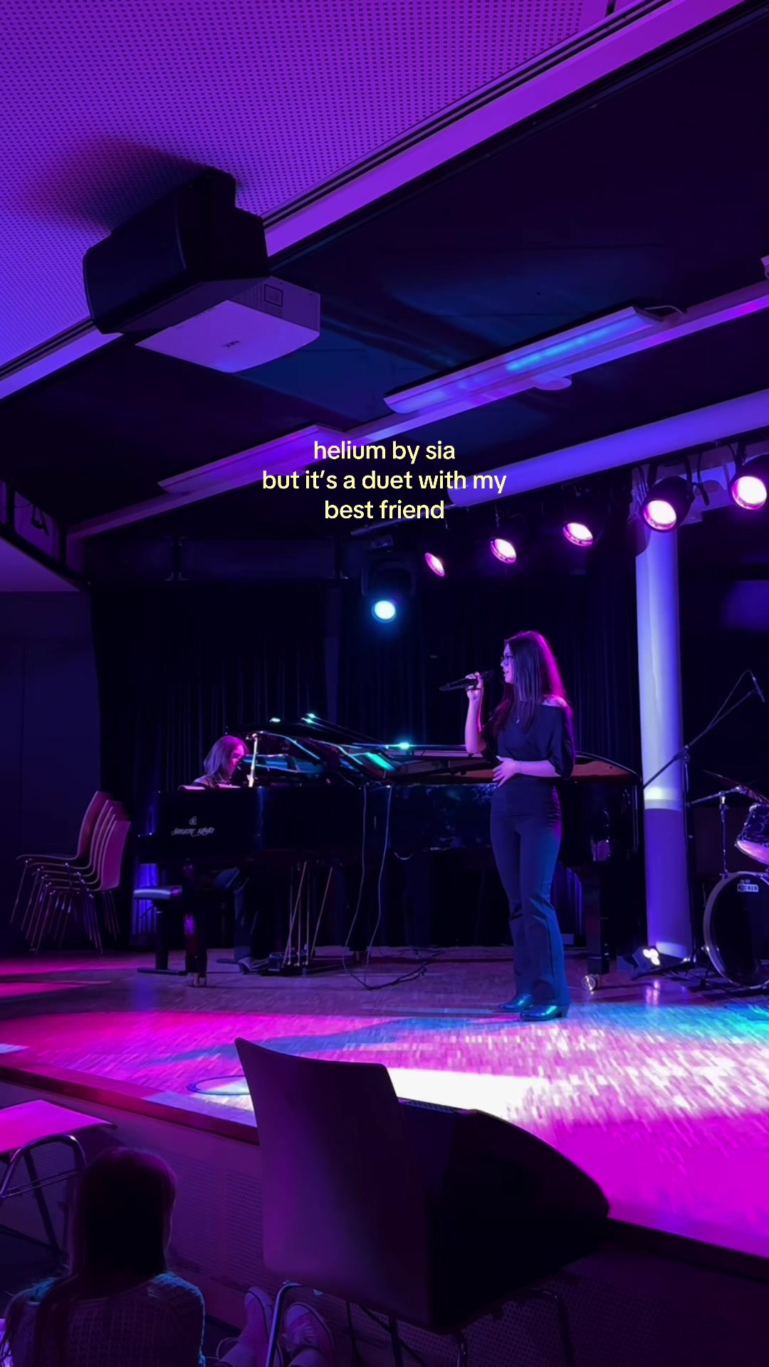 @L U N A