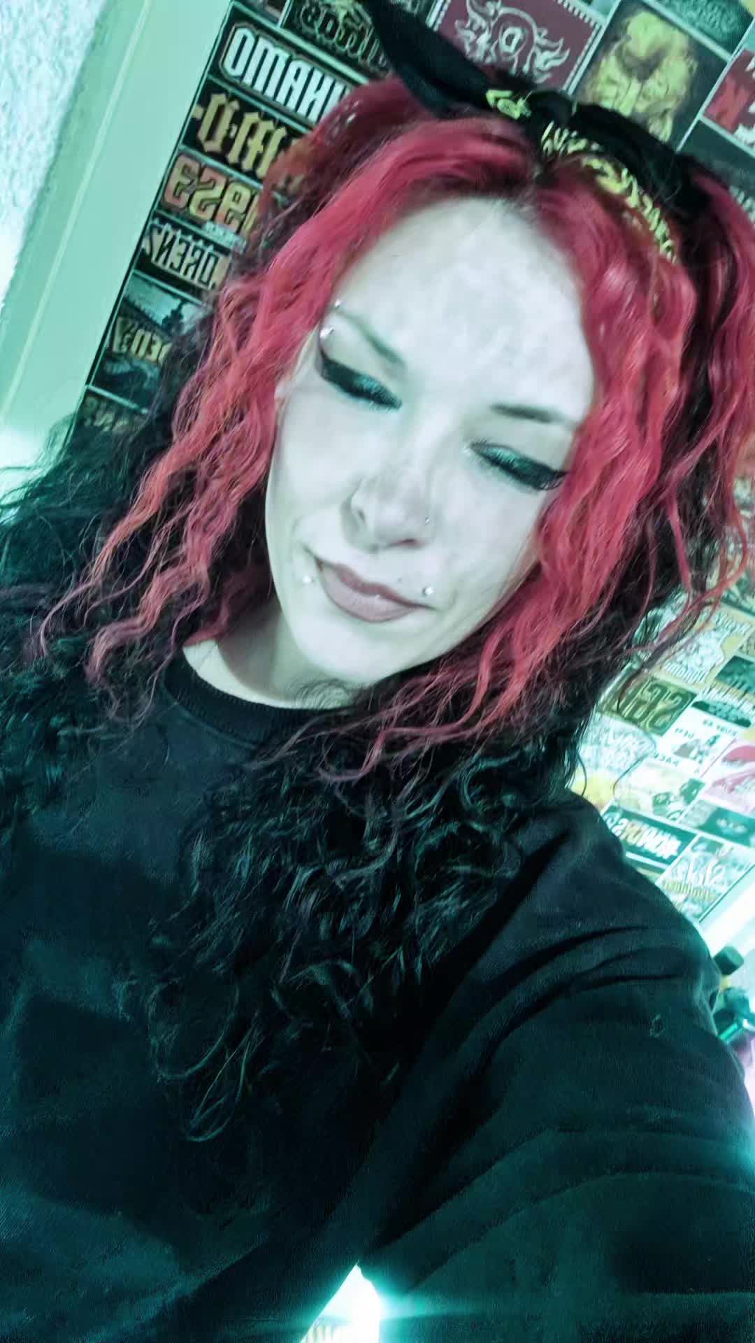 @🖤💛Jenni🖤💛