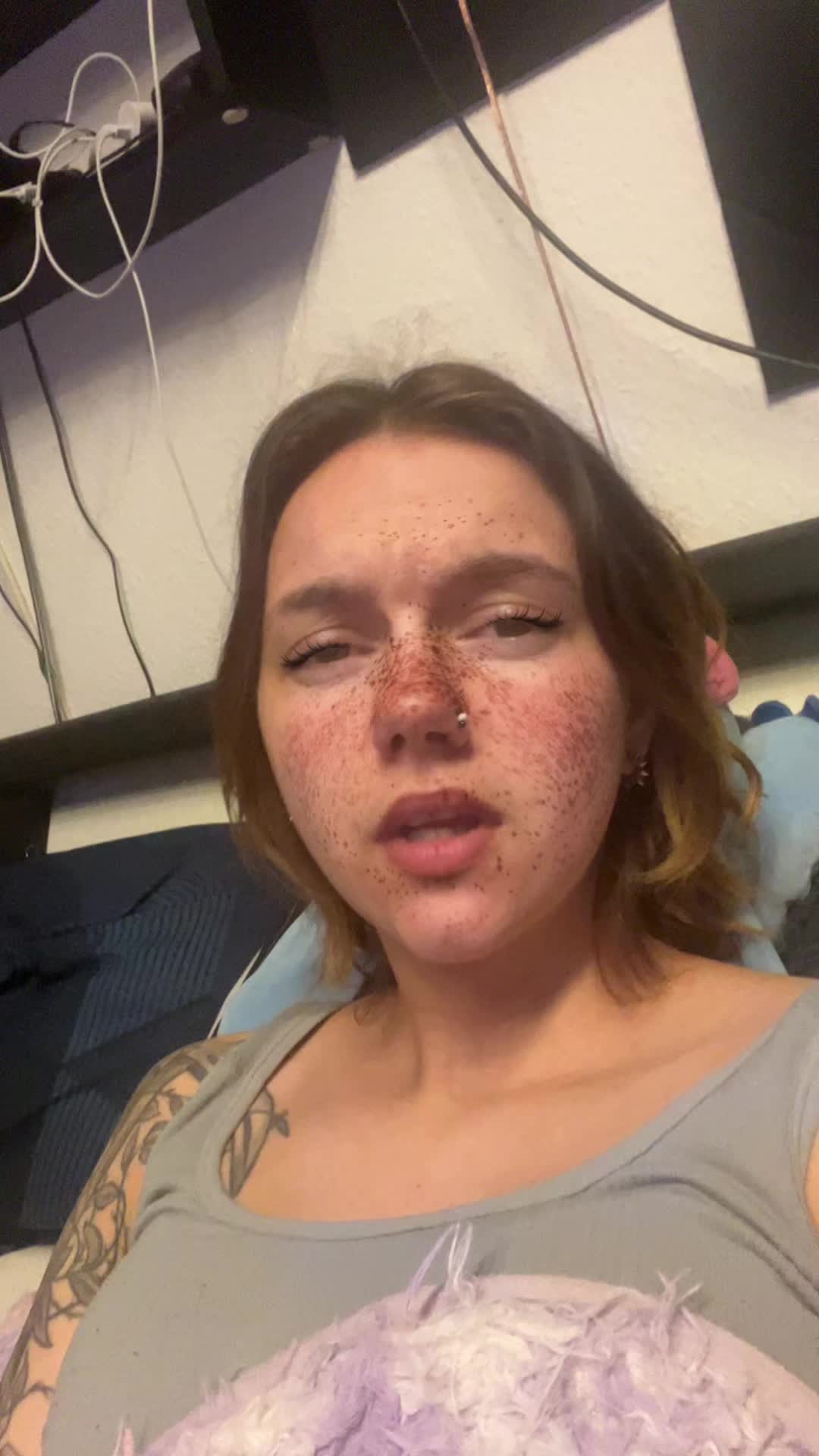 @Anschii_Queen