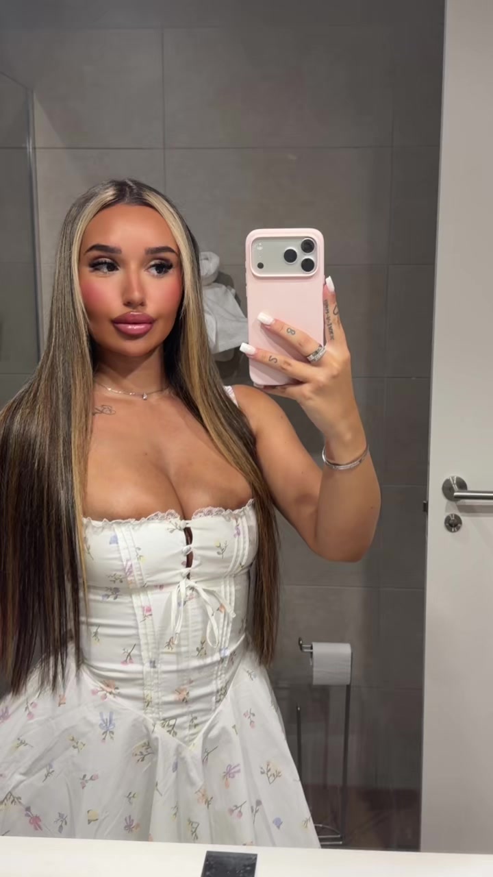 @Isabella Silvia
