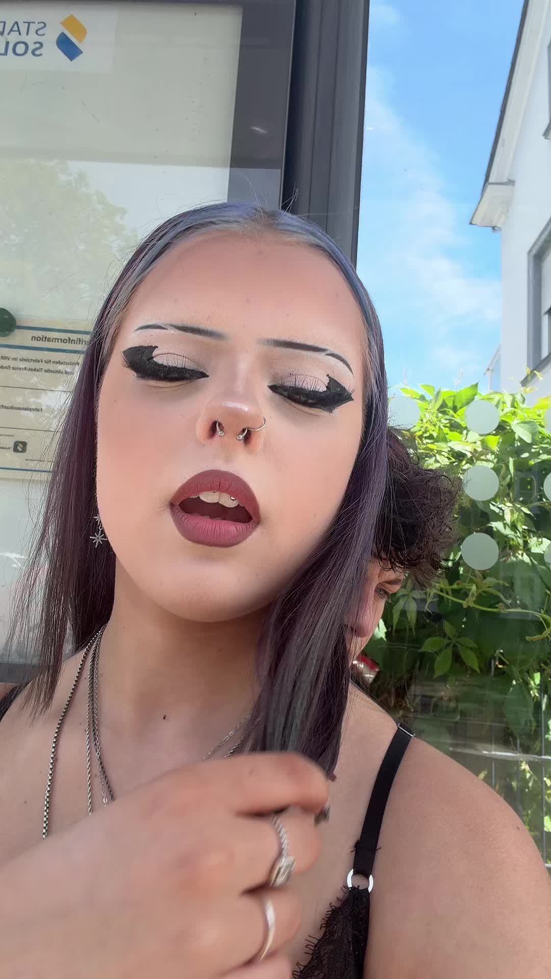@⚢
