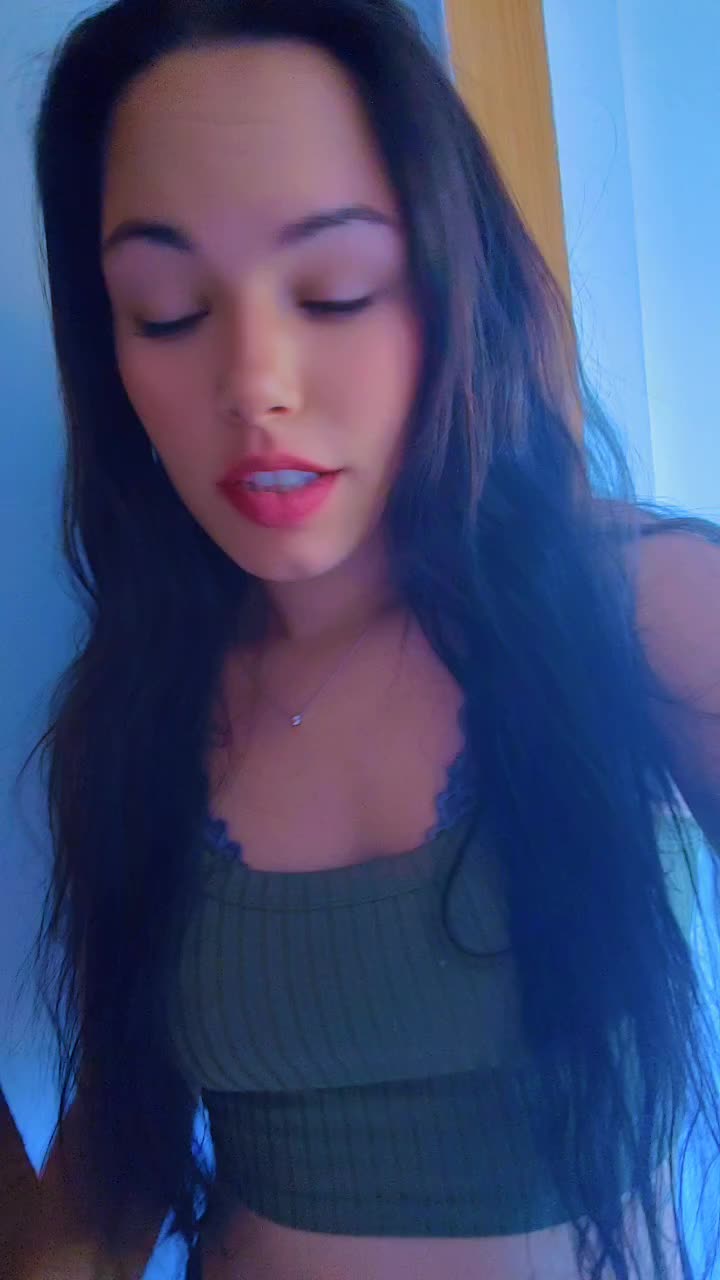 @Angelina_66