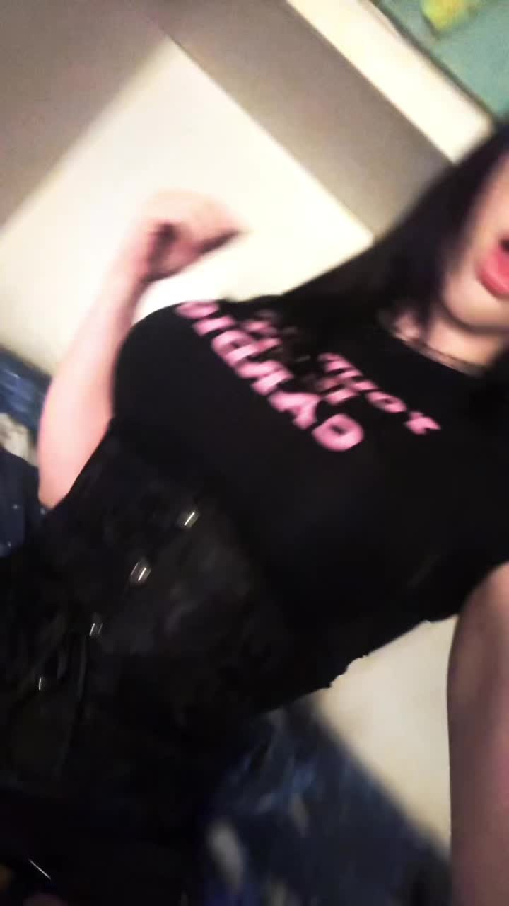 @uxorluciferi