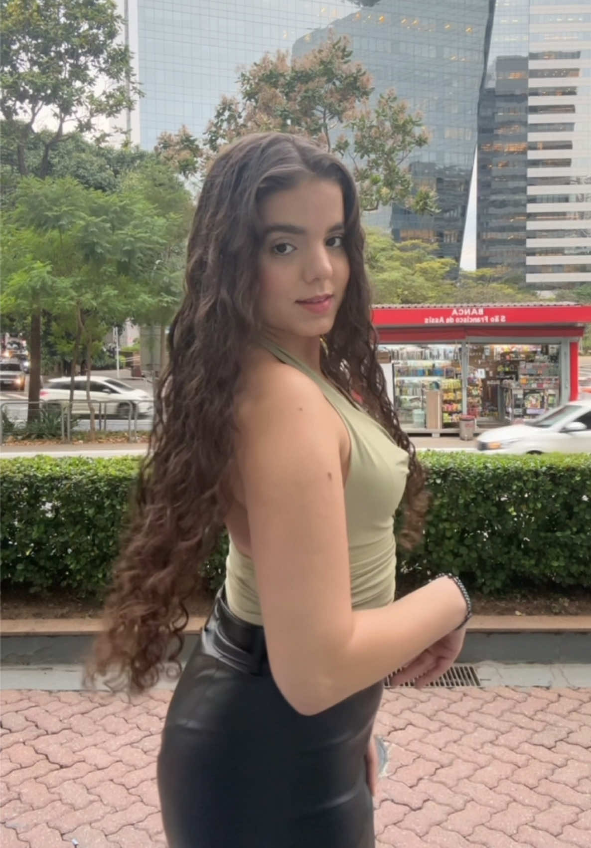 @Letícia