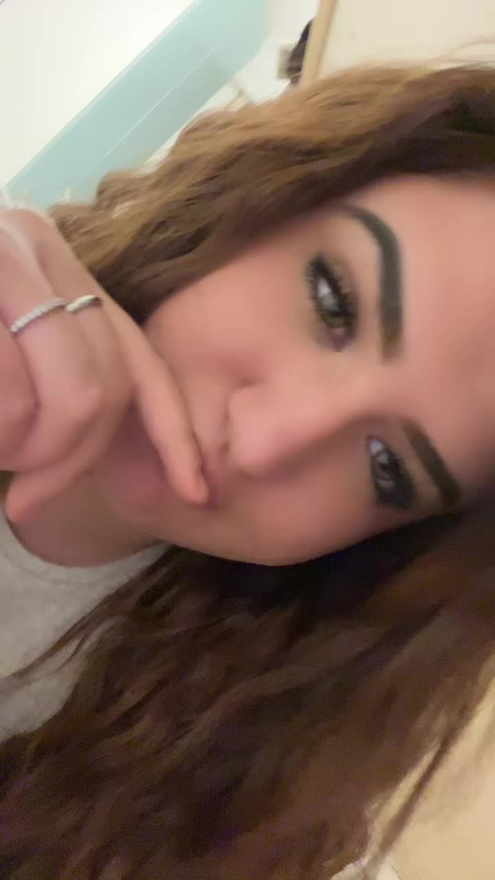 @aurorabullo_