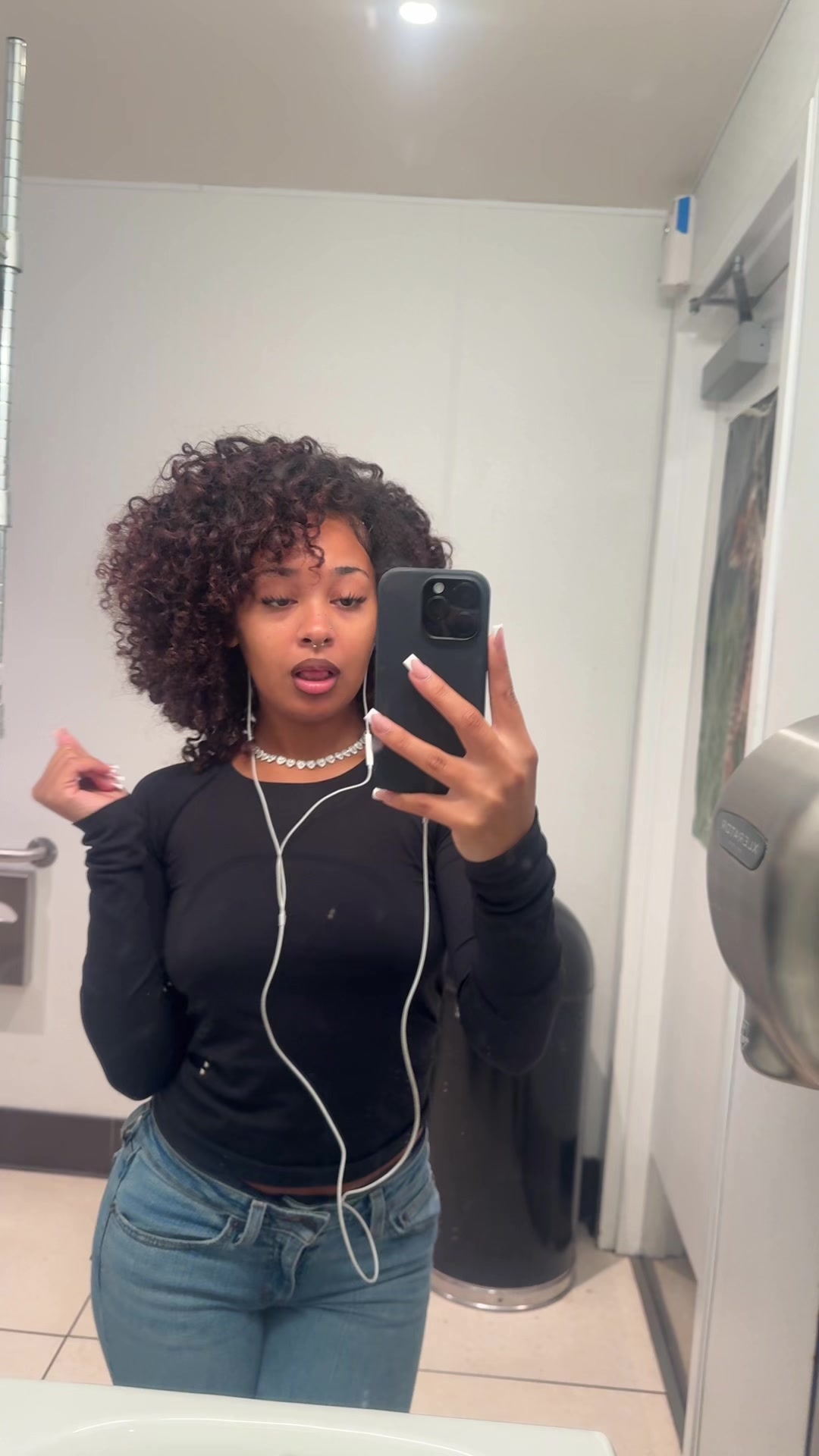 @🫦