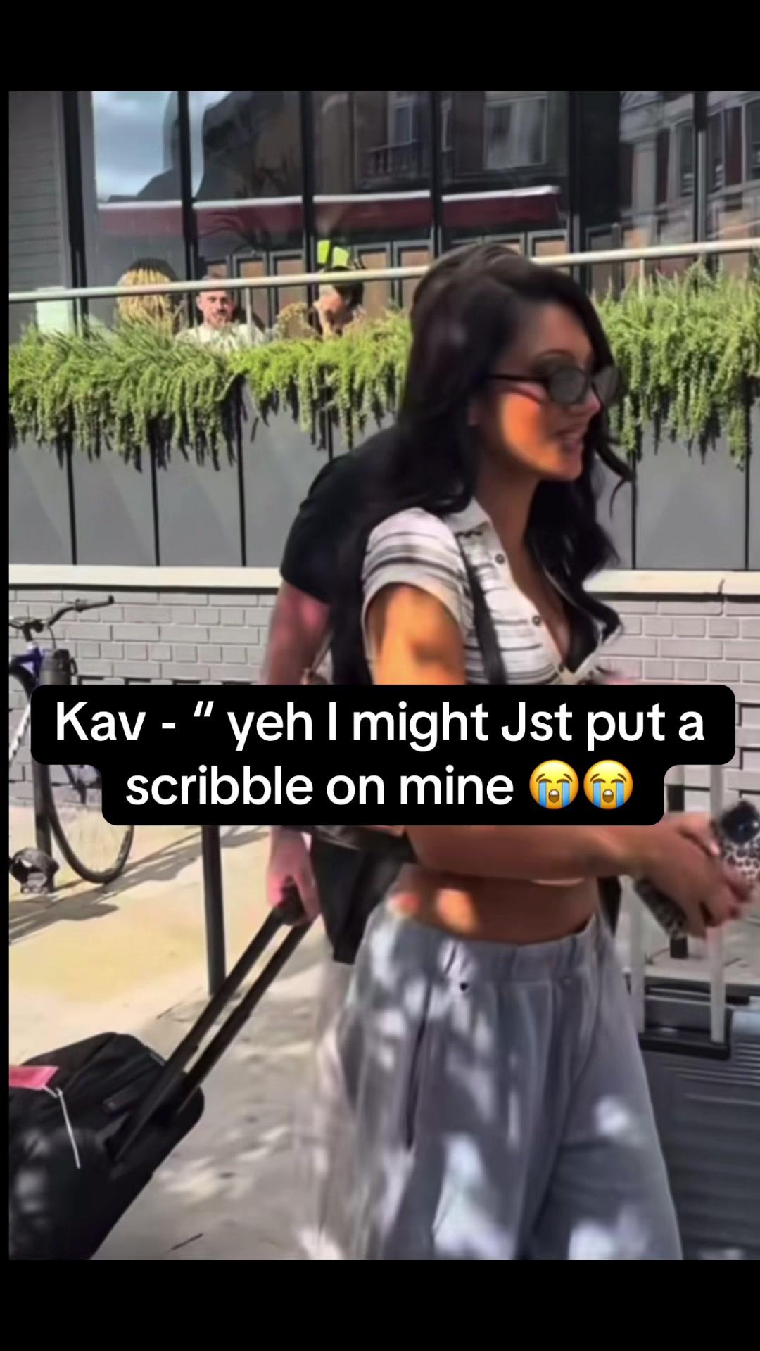 @idkkkkhdhshs