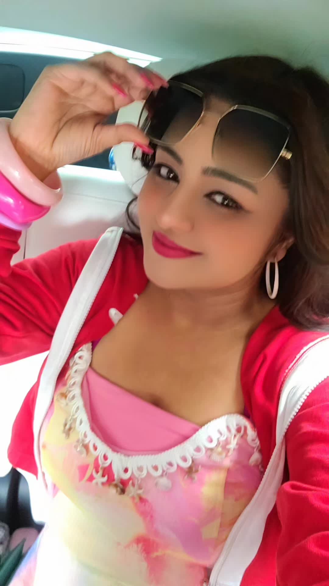 @ShwetaV