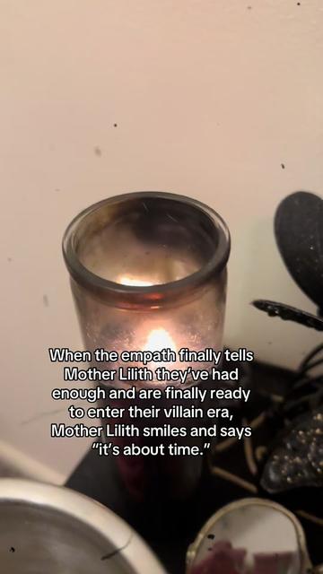 @dahliaoflilith