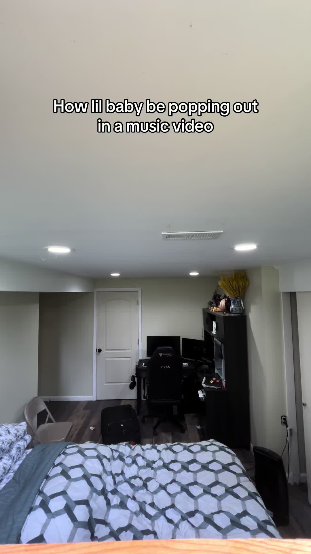 @Skullyellow