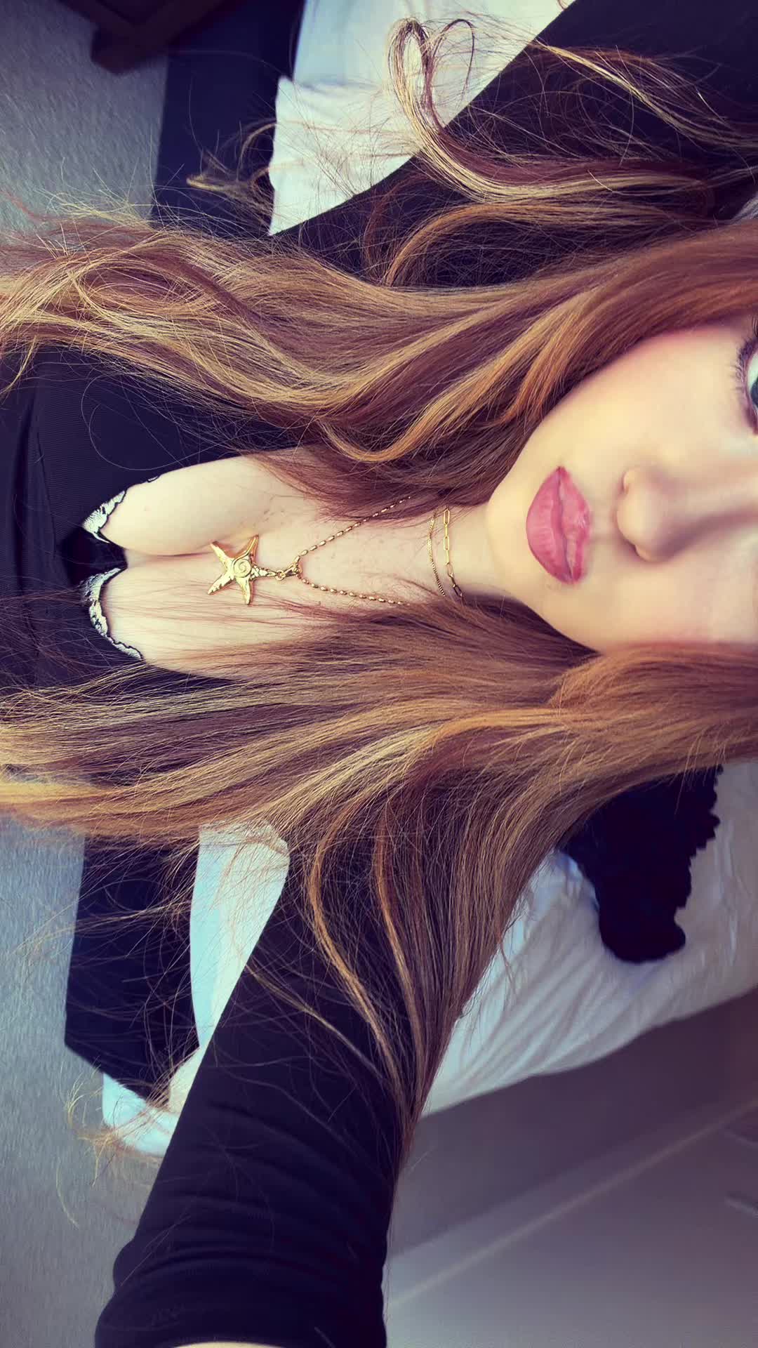 @Adriana 🪽
