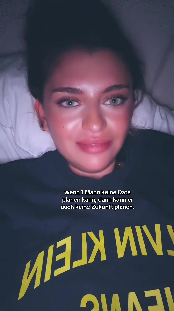 @MiraBks