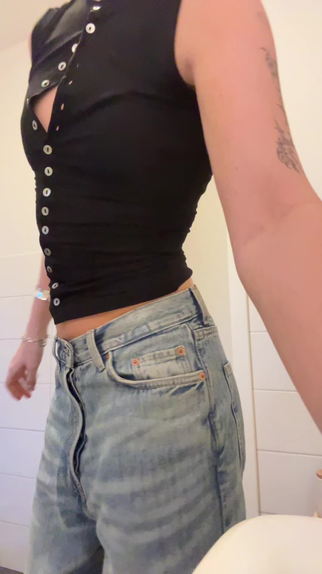 @emilyluisa