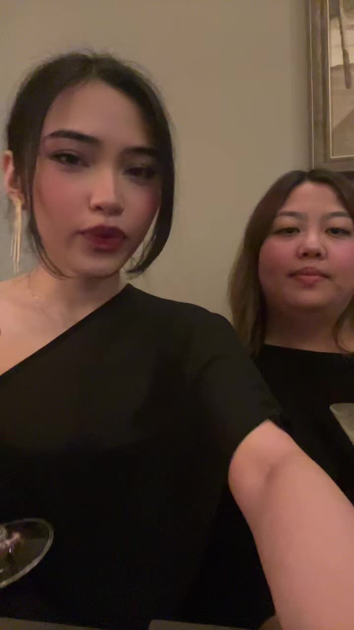 @🧜🏻&zwj;♀️