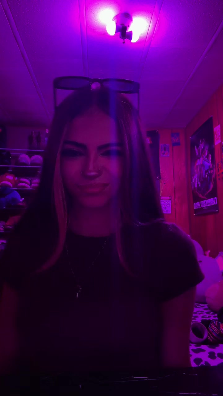 @Alexis🥀🎸🎧