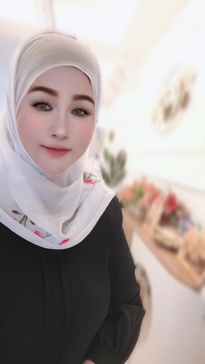 @Cik Puan Seri Aura