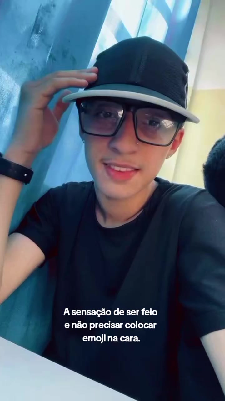 @_Araujo_7f&eacute;_