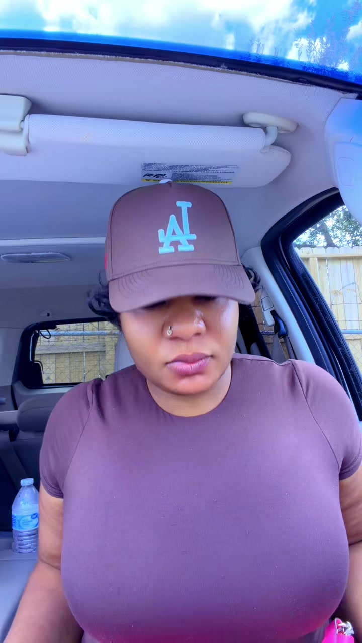 @LolaTokfinds