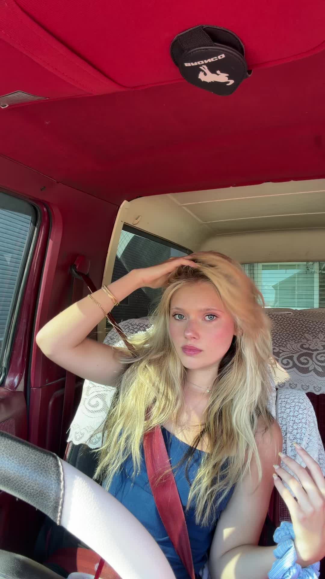 @😝
