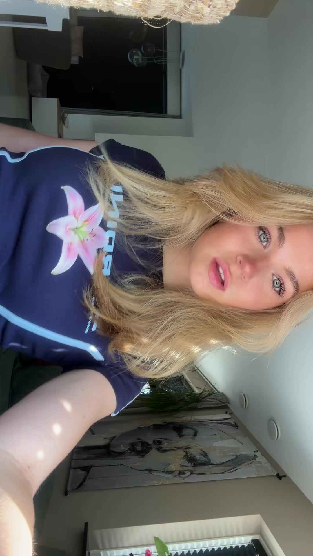 @𝓜𝓪𝓻𝓵𝓸𝓾🍸⭐️