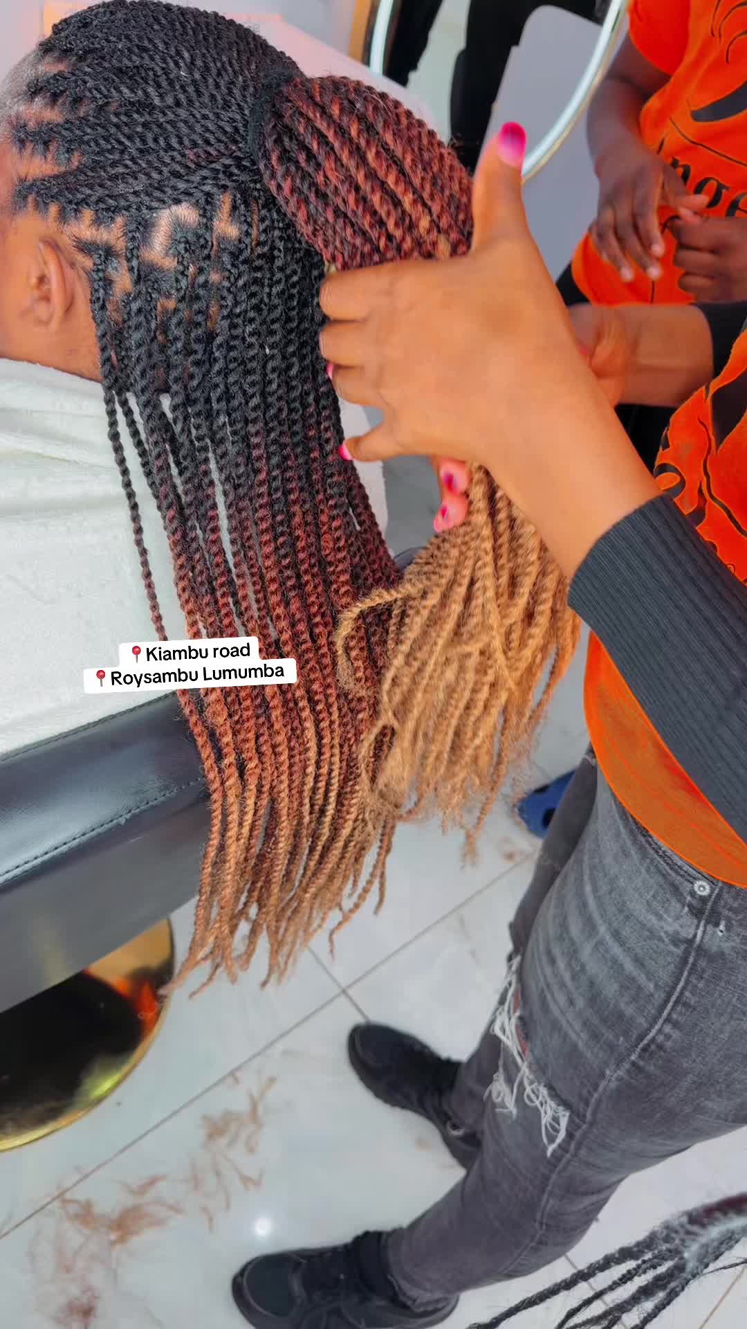 @GEECURLY SALON
