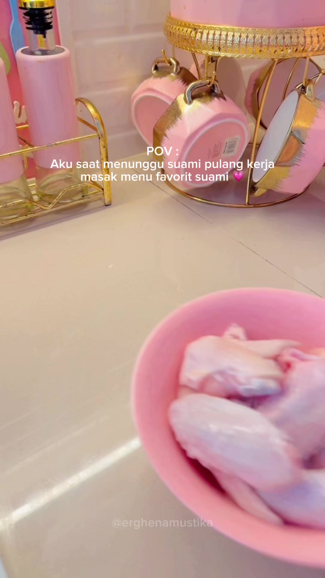 @IG : @erghenamustika