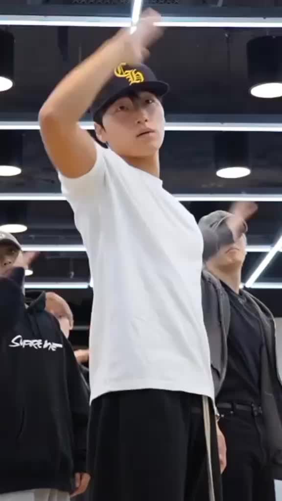 @Fan Account