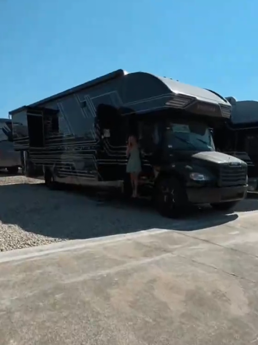 @THAT RV GIRL