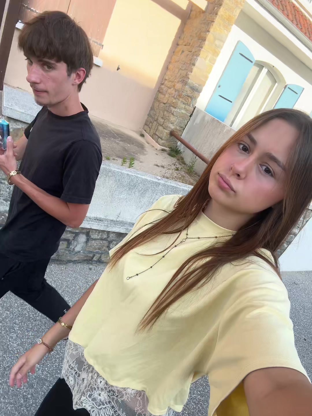 @𝐂𝐡𝐥𝐨𝐞́'🥥🐚🌺🪼