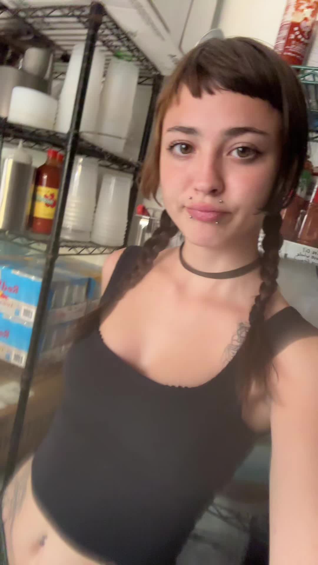 @vviviennnnn