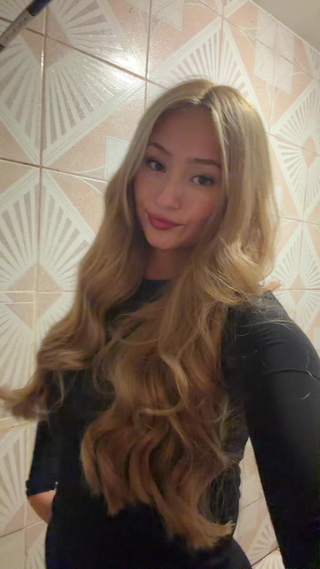 @x.anya