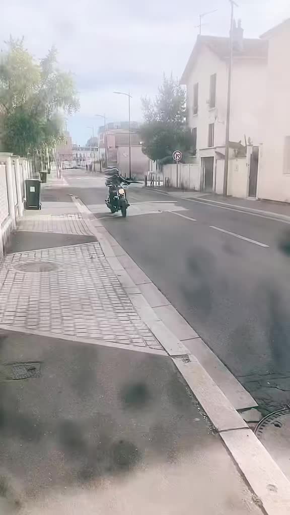 @Jeyashanth🇫🇷 🔵