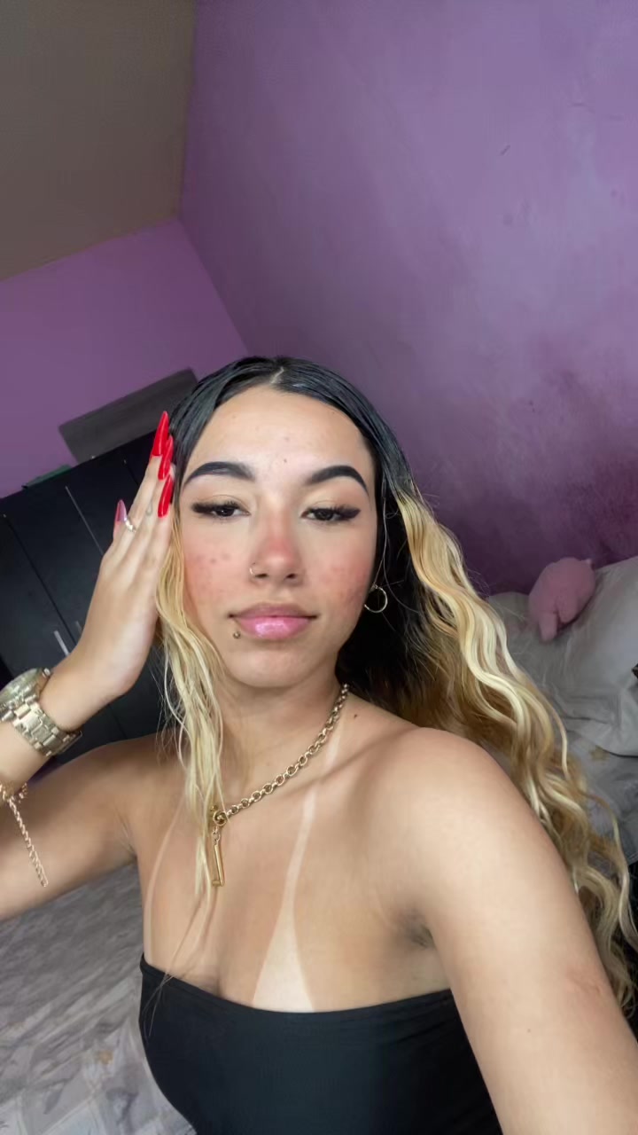 @Loira_