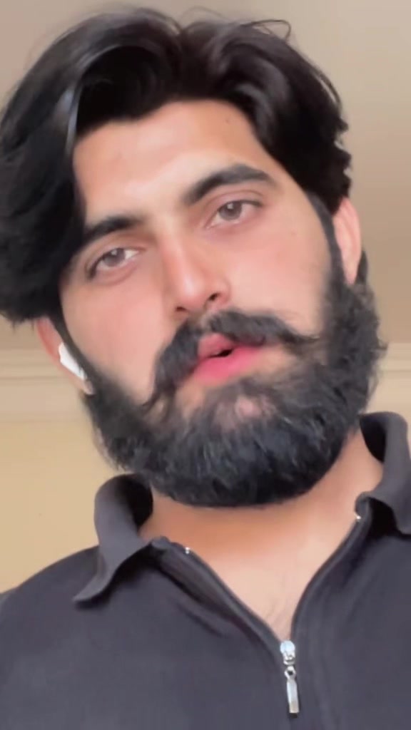 @Hamza Gujjar🇬🇧🇵🇰