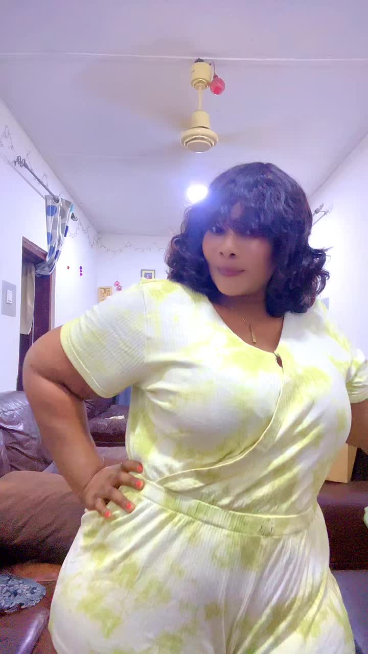 @Darlinggirlbello