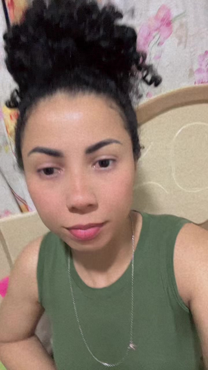 @helenaeataxia
