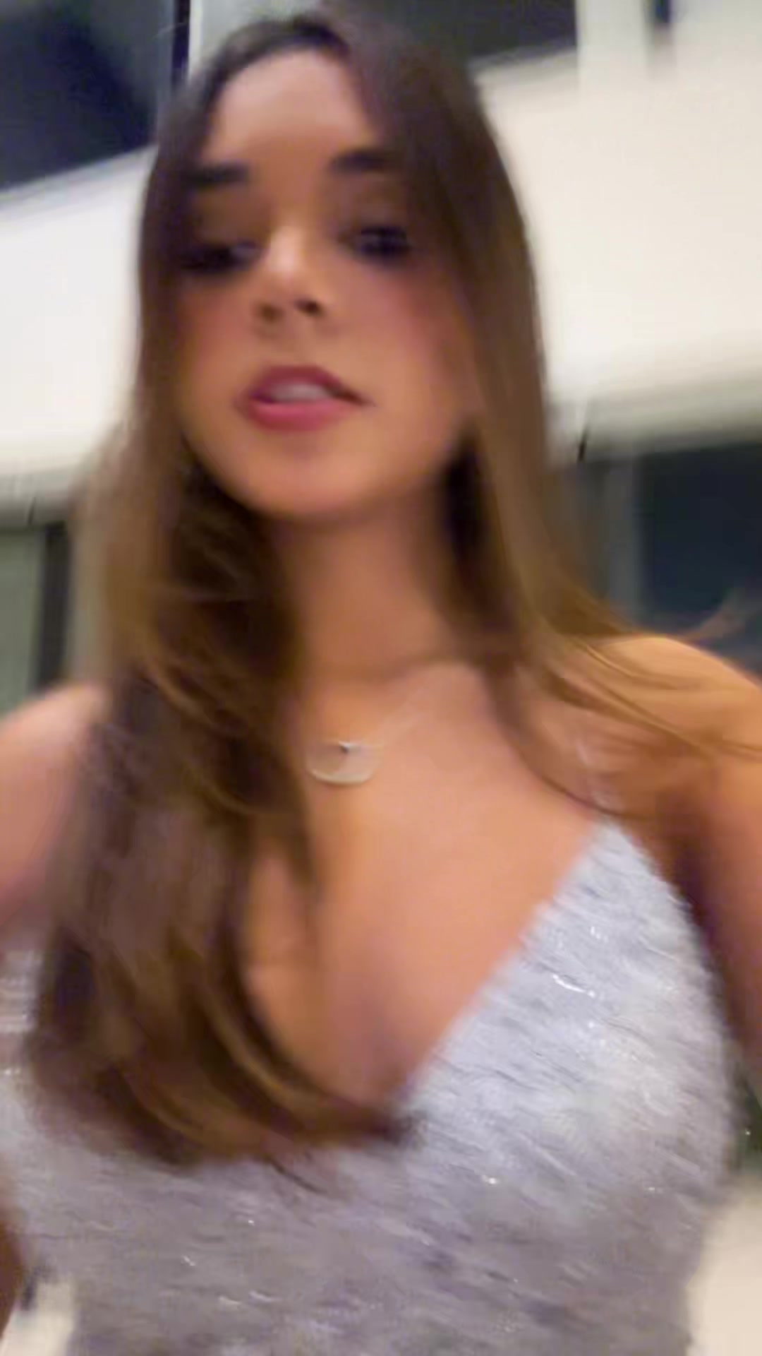 @Abril