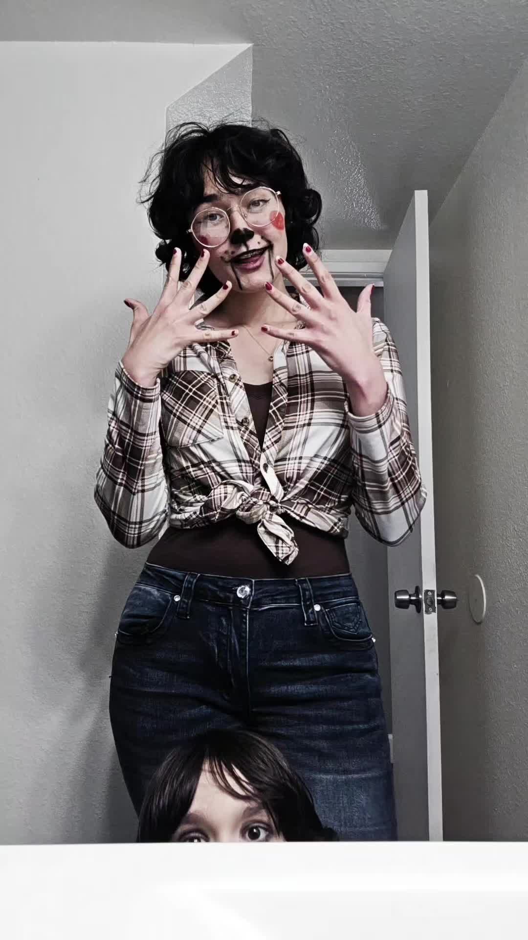 @Weird_Banana_Sinner