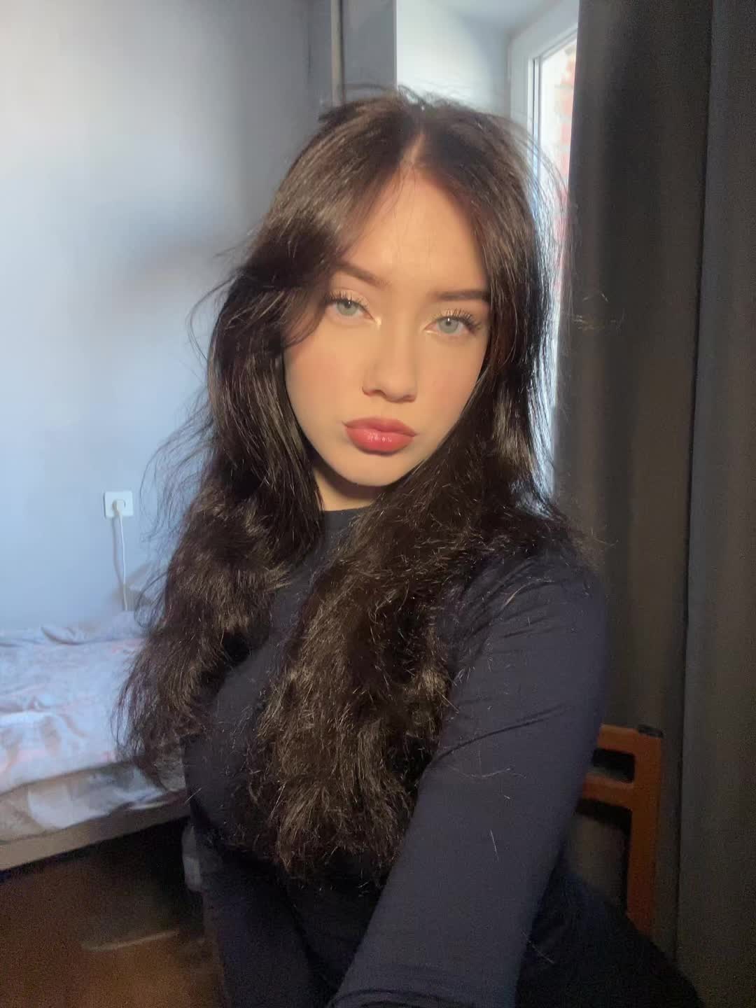@кира вест