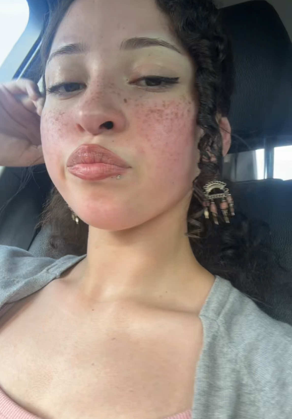 @Jneee
