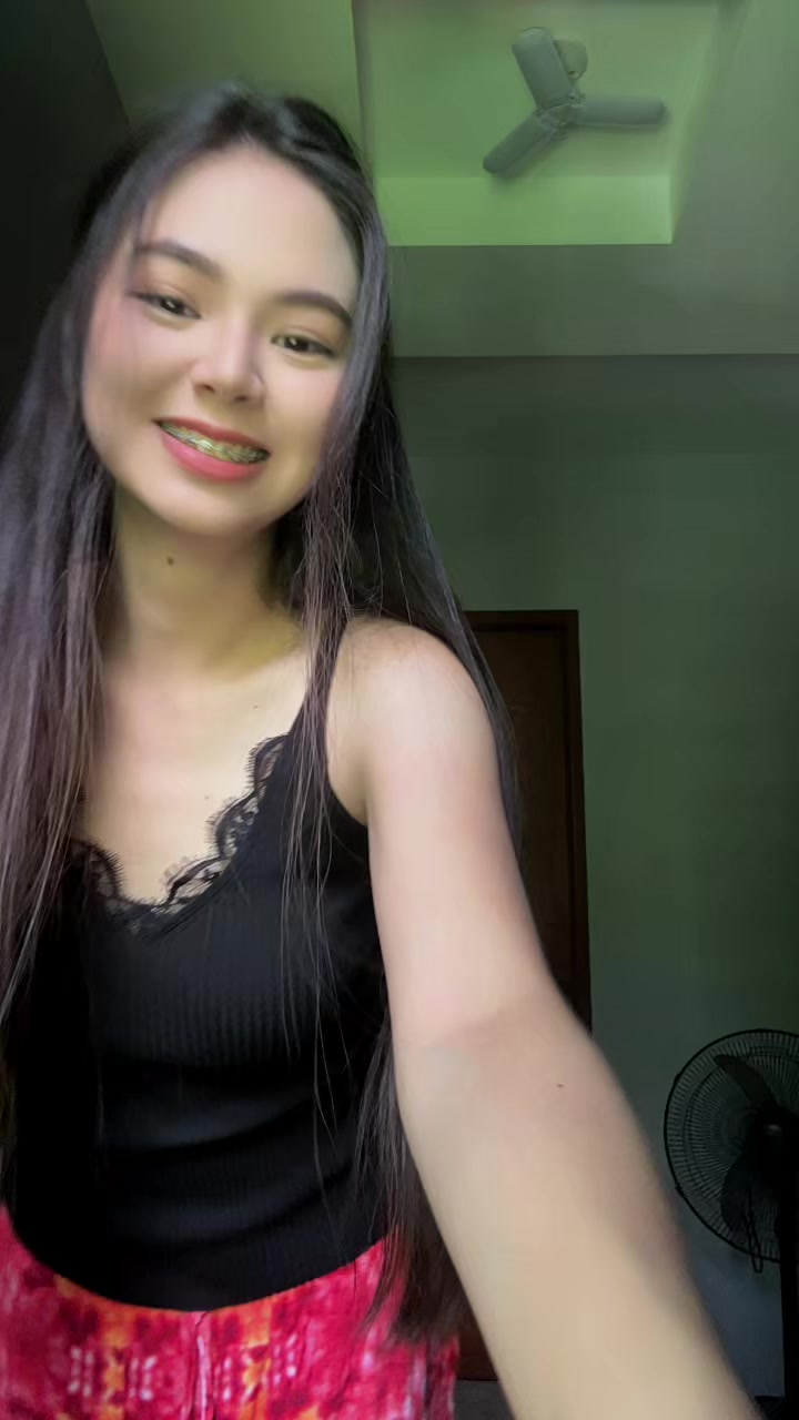 @urgirlrenza on ig