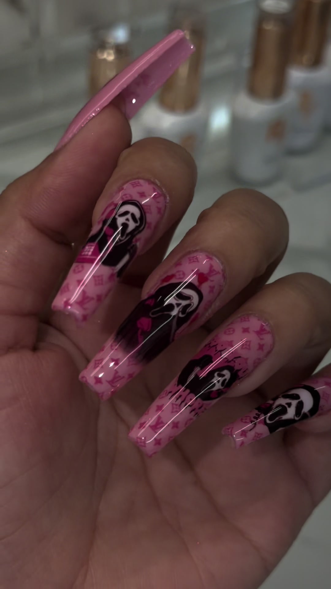@Riya's Nails